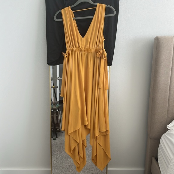 BCBGmaxazria yellow handkerchief dress - Picture 6 of 6